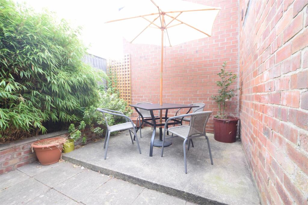4 bed Mid Terraced House for rent in Harmston. From Cloud Lettings Ltd - Lincoln