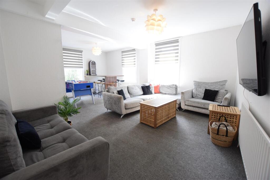 9 bed End of Terrace for rent in Riseholme. From Cloud Lettings Ltd - Lincoln