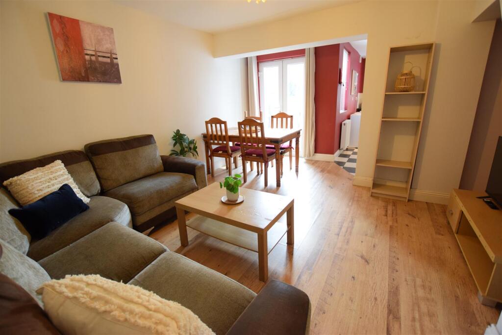 3 bed End of Terrace for rent in North Hykeham. From Cloud Lettings Ltd - Lincoln 3 bed End of Terrace for rent in North Hykeham. From Cloud Lettings Ltd - Lincoln