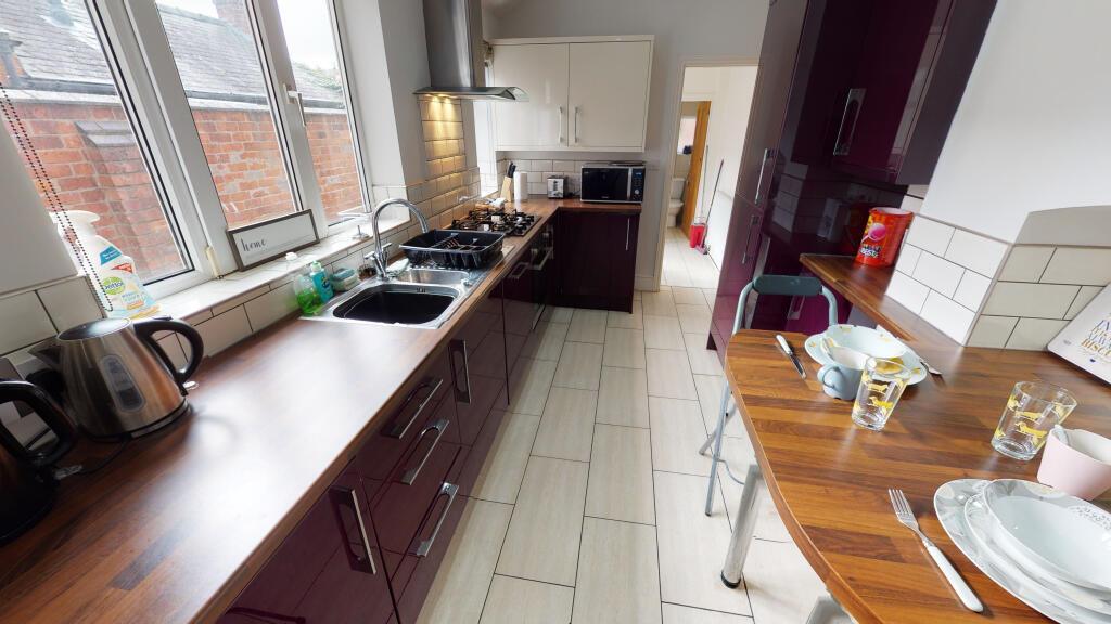5 bed Mid Terraced House for rent in Lincoln. From Cloud Lettings Ltd - Lincoln 5 bed Mid Terraced House for rent in Lincoln. From Cloud Lettings Ltd - Lincoln