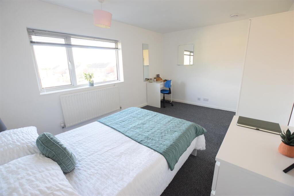 4 bed Mid Terraced House for rent in Riseholme. From Cloud Lettings Ltd - Lincoln 4 bed Mid Terraced House for rent in Riseholme. From Cloud Lettings Ltd - Lincoln
