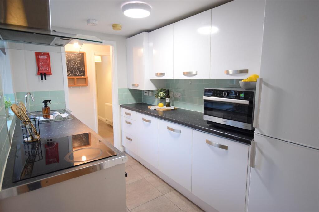 4 bed Mid Terraced House for rent in Lincoln. From Cloud Lettings Ltd - Lincoln 4 bed Mid Terraced House for rent in Lincoln. From Cloud Lettings Ltd - Lincoln