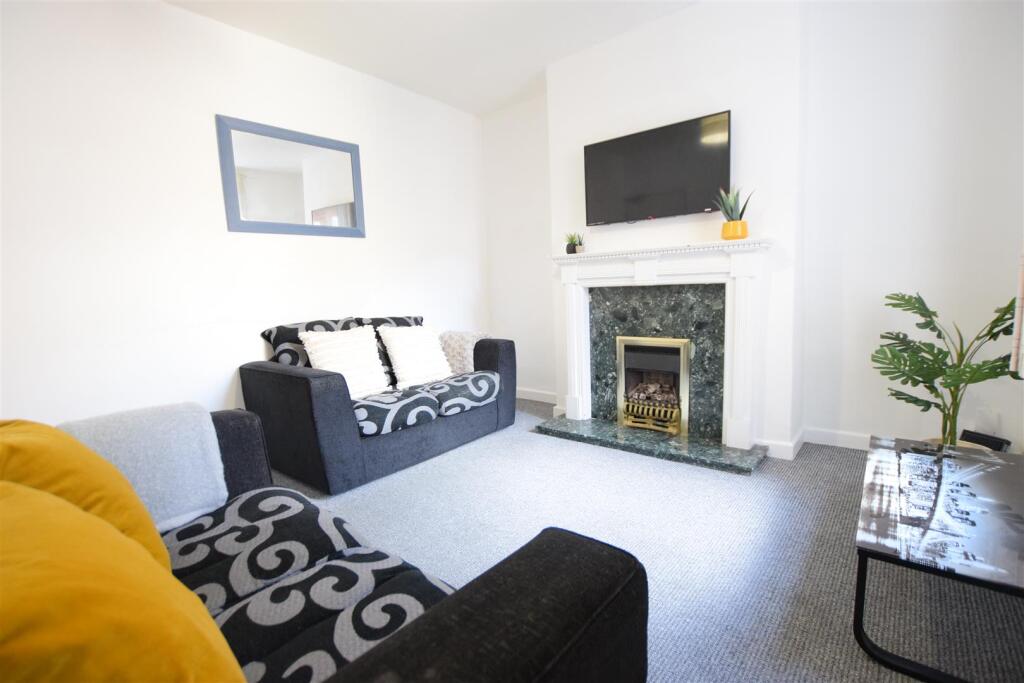 4 bed Mid Terraced House for rent in Lincoln. From Cloud Lettings Ltd - Lincoln 4 bed Mid Terraced House for rent in Lincoln. From Cloud Lettings Ltd - Lincoln
