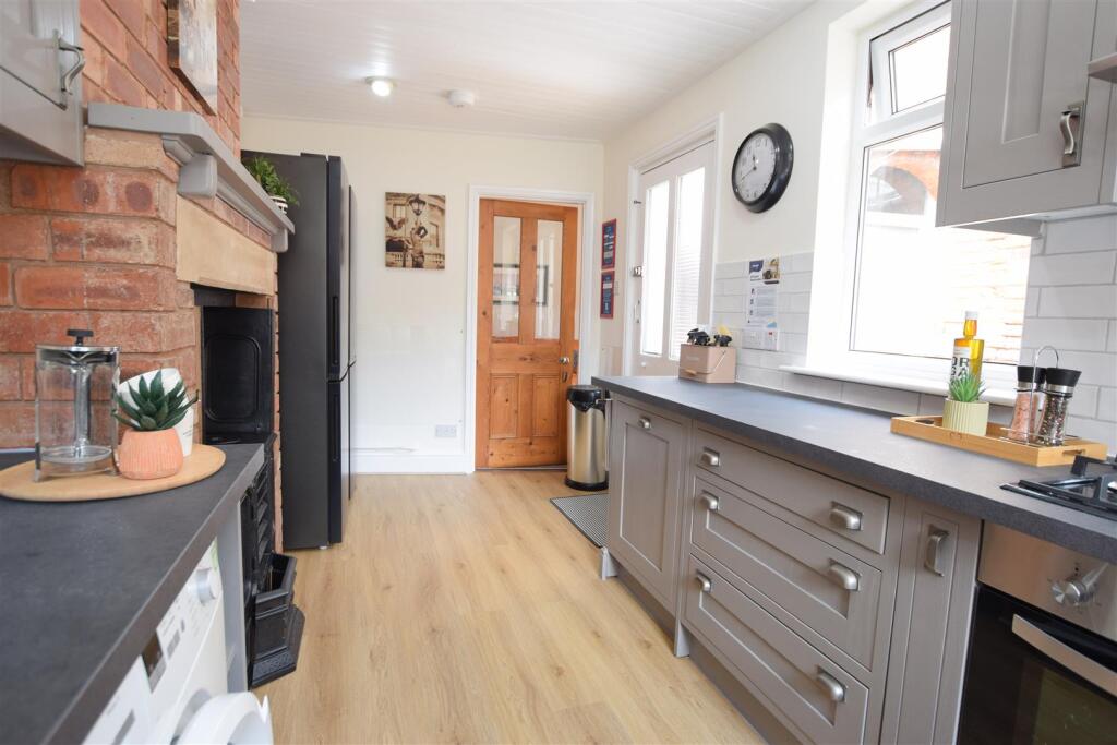 4 bed Mid Terraced House for rent in Lincoln. From Cloud Lettings Ltd - Lincoln 4 bed Mid Terraced House for rent in Lincoln. From Cloud Lettings Ltd - Lincoln