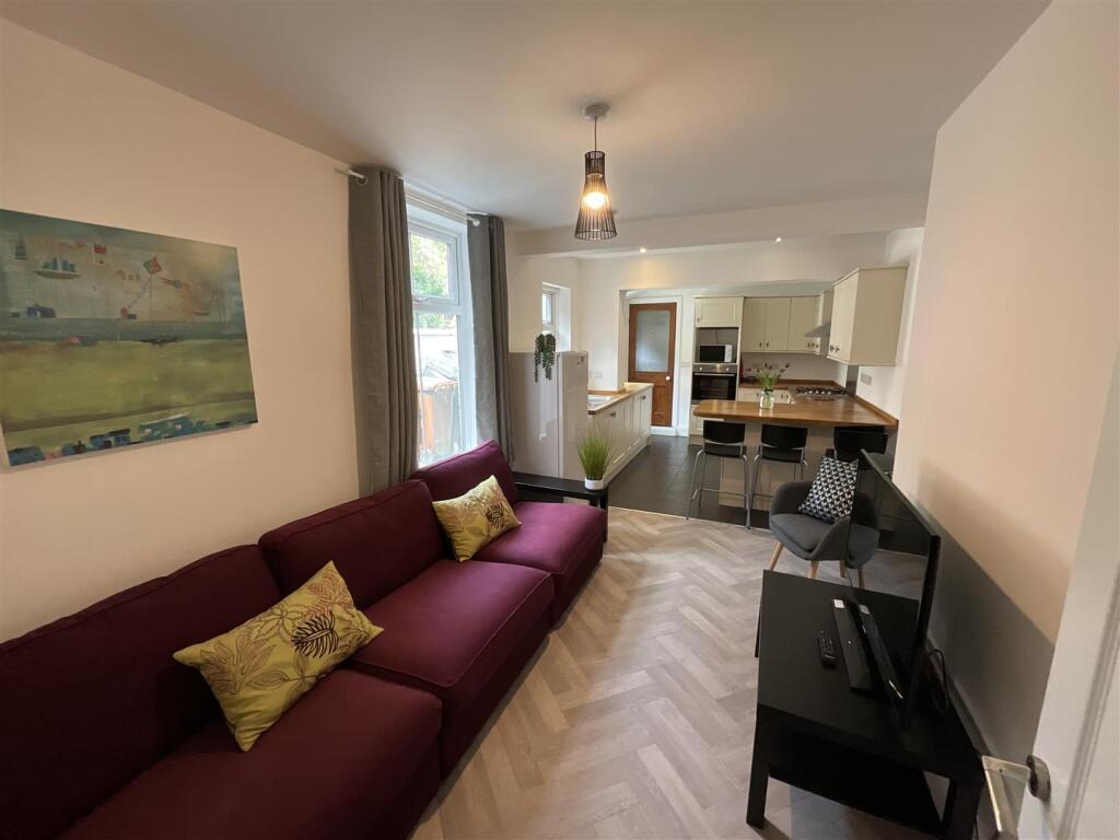 5 bed Mid Terraced House for rent in Lincoln. From Cloud Lettings Ltd - Lincoln 5 bed Mid Terraced House for rent in Lincoln. From Cloud Lettings Ltd - Lincoln