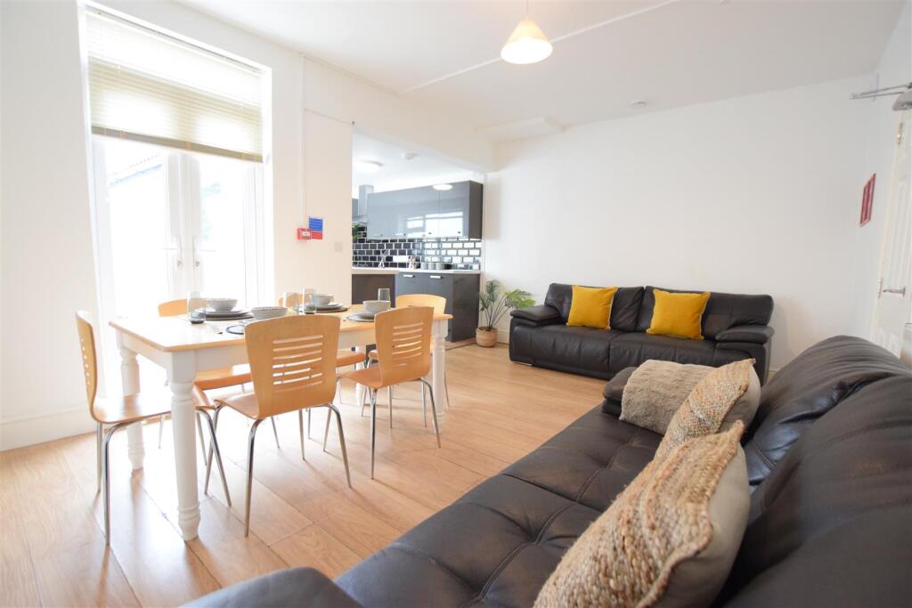 6 bed Mid Terraced House for rent in Harmston. From Cloud Lettings Ltd - Lincoln 6 bed Mid Terraced House for rent in Harmston. From Cloud Lettings Ltd - Lincoln