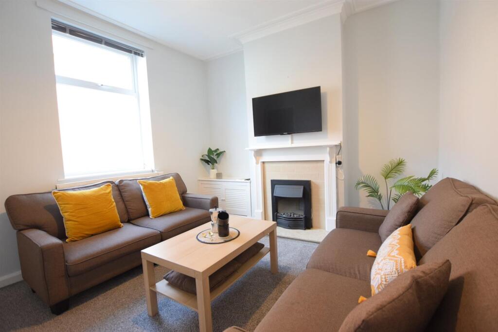 2 bed Mid Terraced House for rent in Harmston. From Cloud Lettings Ltd - Lincoln
