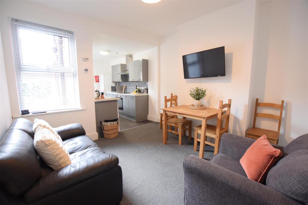 3 bed Mid Terraced House for rent in Lincoln. From Cloud Lettings Ltd - Lincoln 3 bed Mid Terraced House for rent in Lincoln. From Cloud Lettings Ltd - Lincoln