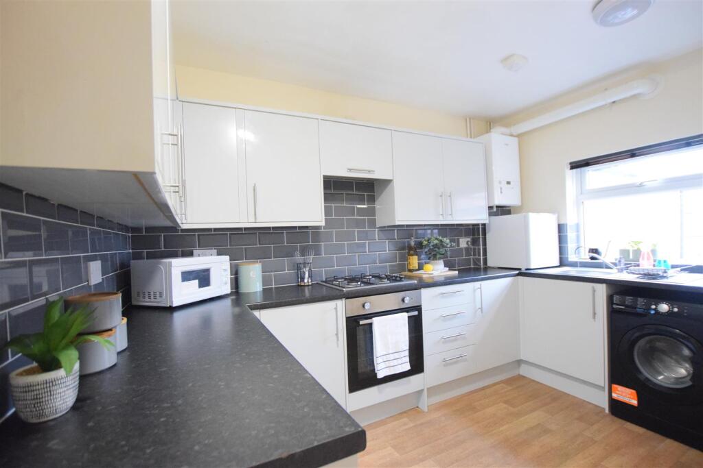 3 bed Mid Terraced House for rent in Lincoln. From Cloud Lettings Ltd - Lincoln