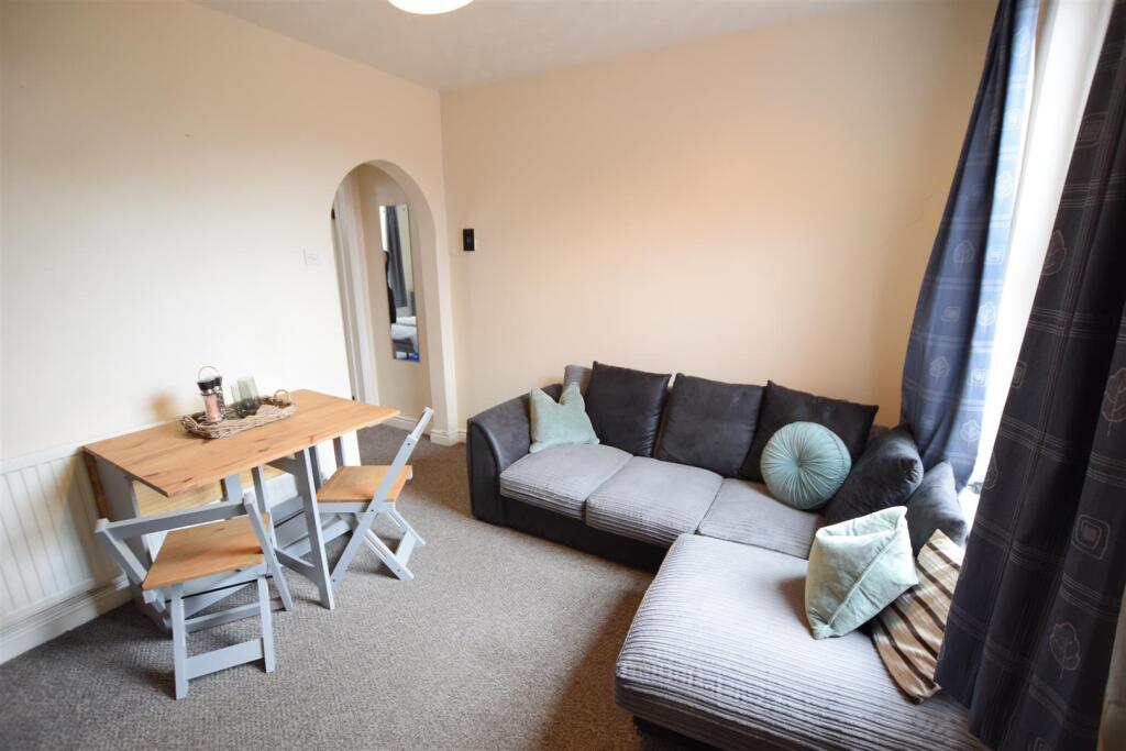 3 bed Mid Terraced House for rent in Lincoln. From Cloud Lettings Ltd - Lincoln