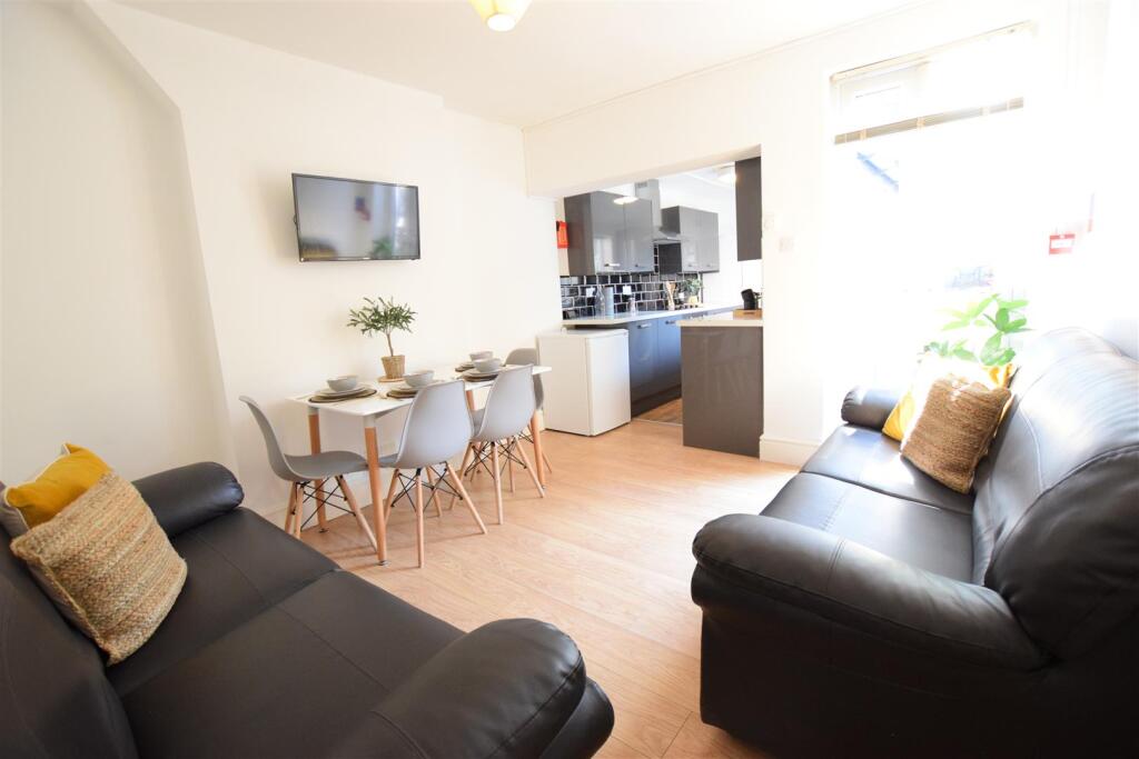 5 bed End of Terrace for rent in Lincoln. From Cloud Lettings Ltd - Lincoln