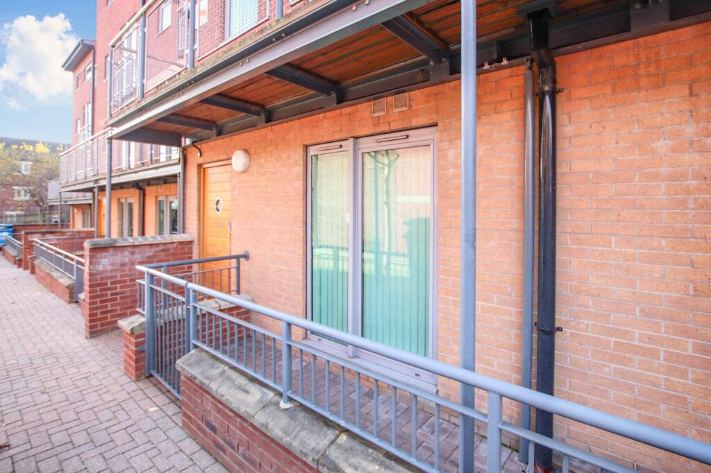 4 bed Studio for rent in Sheffield. From Infinite Property Ltd - Warrington
