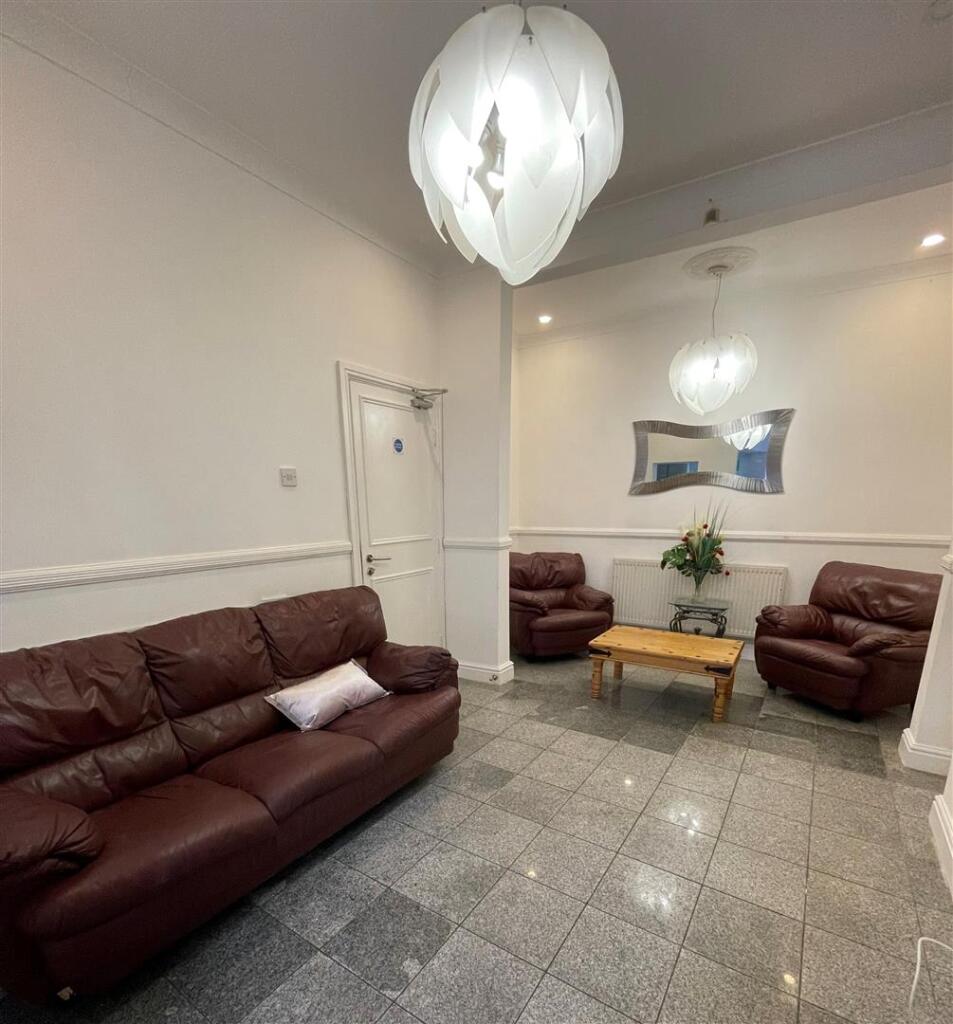 7 bed Mid Terraced House for rent in Cardiff. From JNR properties - Cardiff