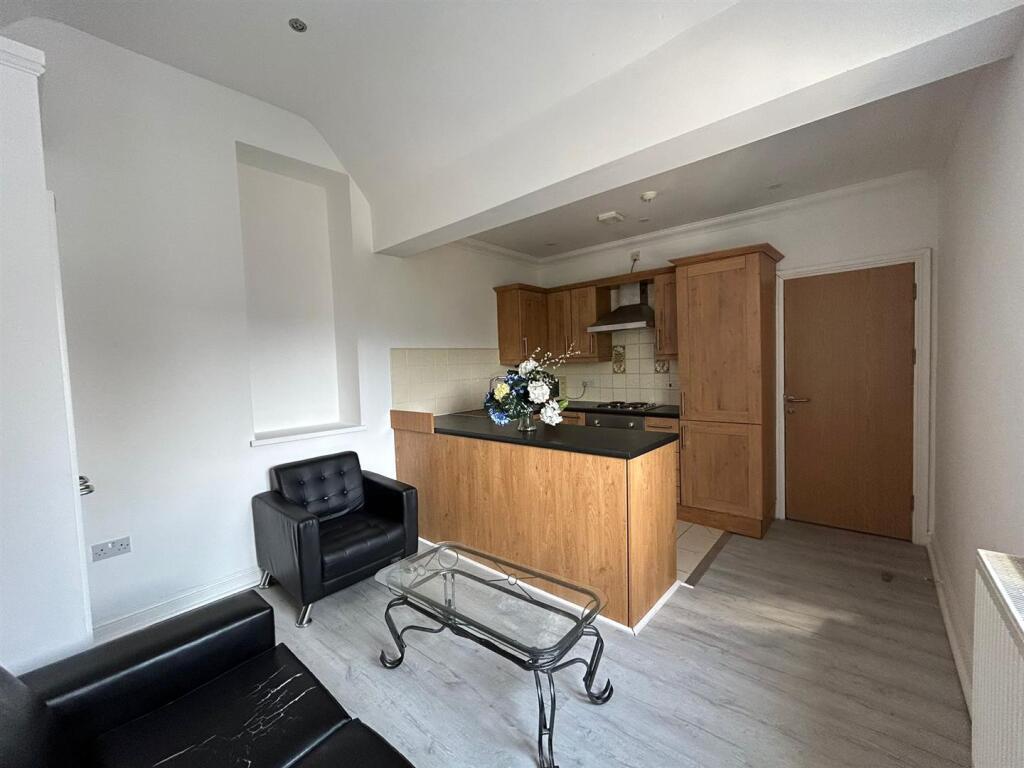 2 bed Apartment for rent in Cardiff. From JNR properties - Cardiff