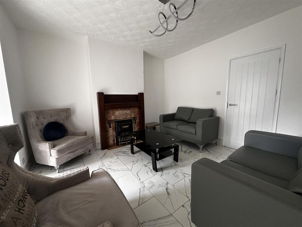 4 bed Mid Terraced House for rent in Cardiff. From JNR properties - Cardiff