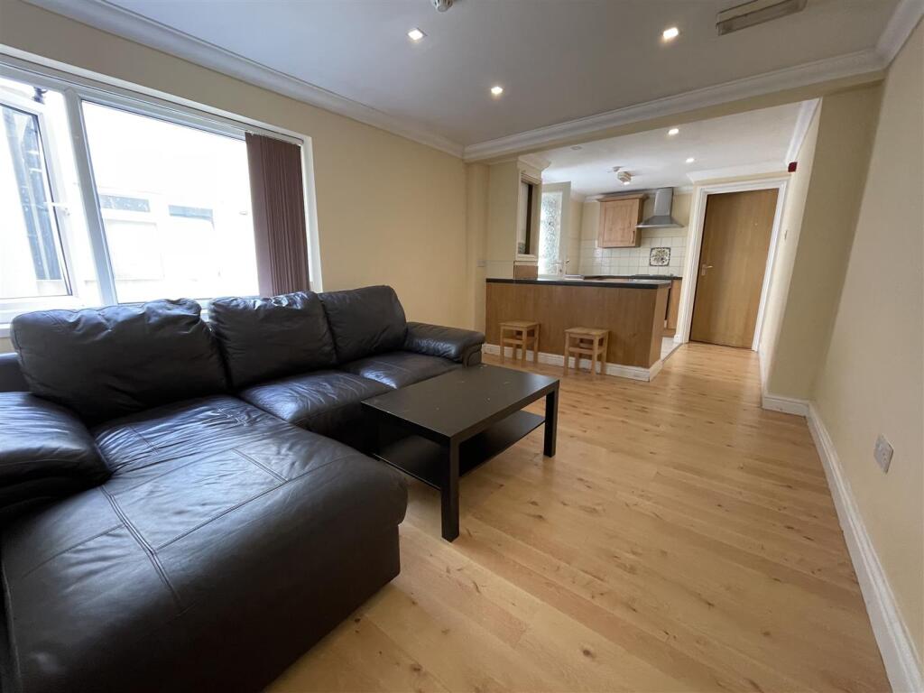 1 bed Apartment for rent in Cardiff. From JNR properties - Cardiff