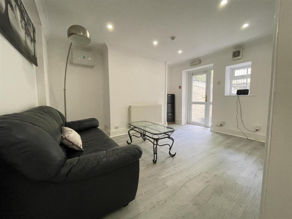 1 bed Apartment for rent in Cardiff. From JNR properties - Cardiff 1 bed Apartment for rent in Cardiff. From JNR properties - Cardiff