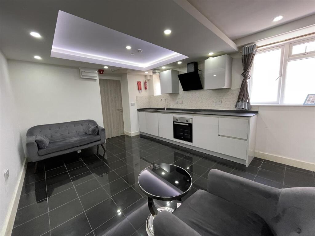 1 bed Apartment for rent in Cardiff. From JNR properties - Cardiff