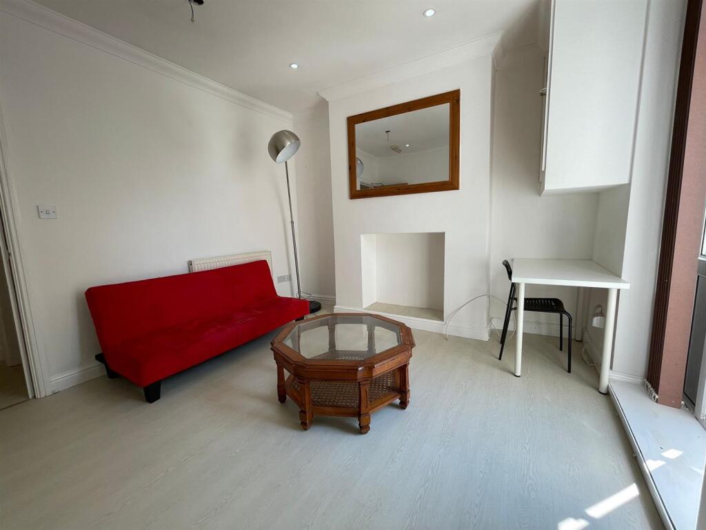 1 bed Apartment for rent in Cardiff. From JNR properties - Cardiff