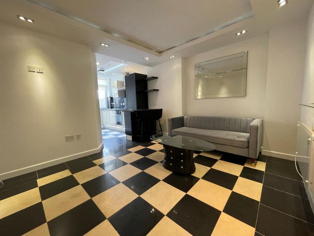 1 bed Apartment for rent in Cardiff. From JNR properties - Cardiff