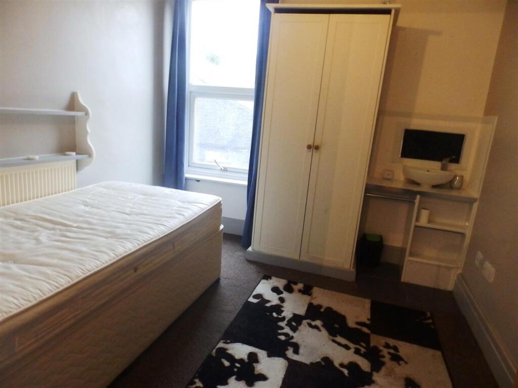 1 bed House Share for rent in Preston. From Jones Cameron Estate Agents - Preston