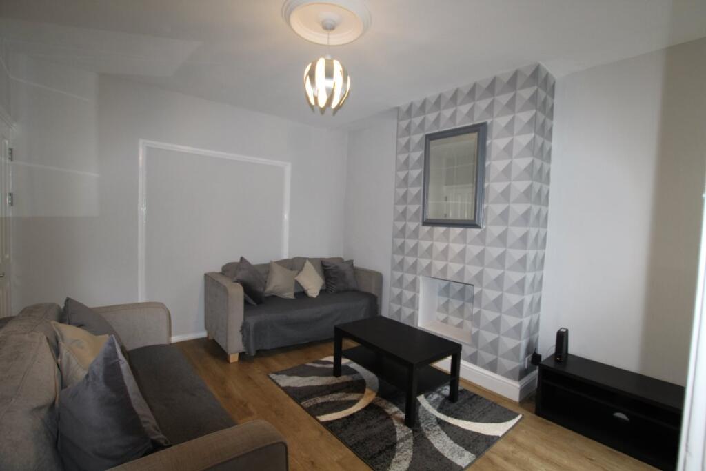 4 bed Mid Terraced House for rent in Northampton. From Key Home Limited - Northampton