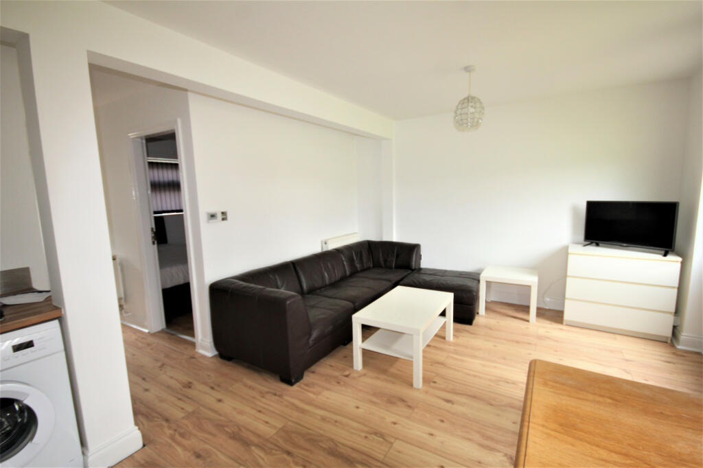 4 bed Mid Terraced House for rent in Preston. From Kingswood - Fulwood