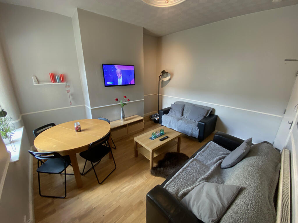 5 bed Mid Terraced House for rent in Preston. From Kingswood - Fulwood 5 bed Mid Terraced House for rent in Preston. From Kingswood - Fulwood