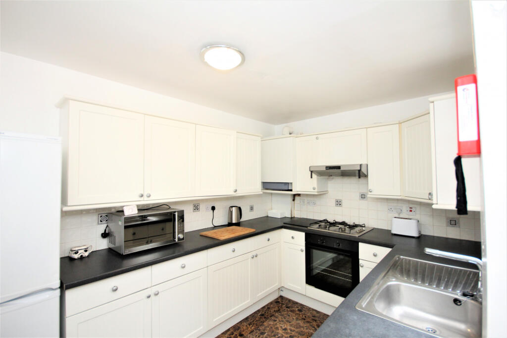 4 bed Mid Terraced House for rent in Lower Penwortham. From Kingswood - Fulwood