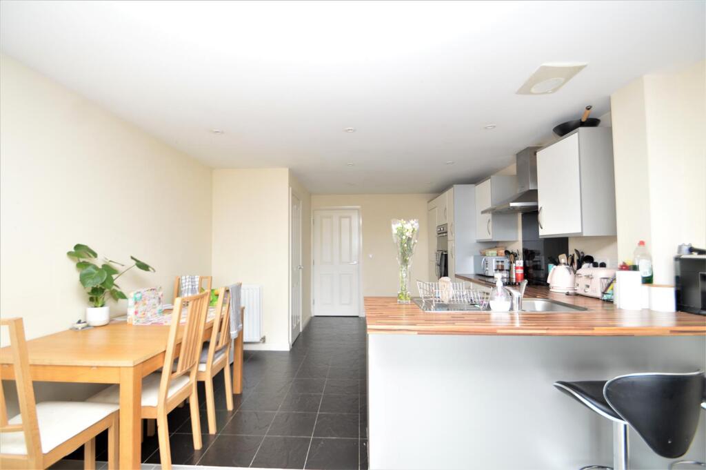 4 bed Detached for rent in Bristol. From Kendall Harper - Bishopston