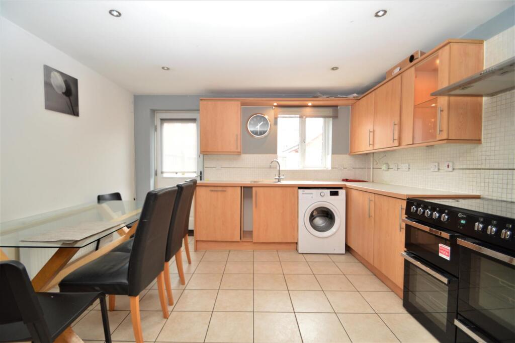 5 bed Detached for rent in Bristol. From Kendall Harper - Bishopston
