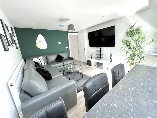 6 bed Mid Terraced House for rent in Coventry. From Lettuce Property Management - Coventry