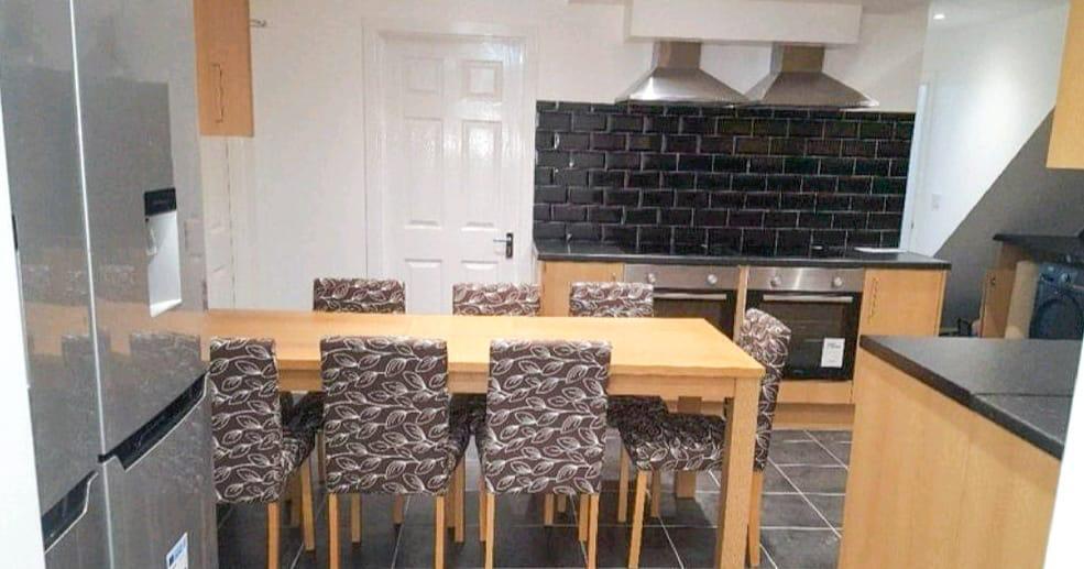 6 bed Semi Detached for rent in Westwood Heath. From Henrys Estate Agents - Coventry 6 bed Semi Detached for rent in Westwood Heath. From Henrys Estate Agents - Coventry