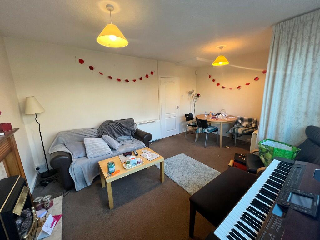 2 bed Duplex for rent in Leeds. From LV Properties - LS6 2 bed Duplex for rent in Leeds. From LV Properties - LS6