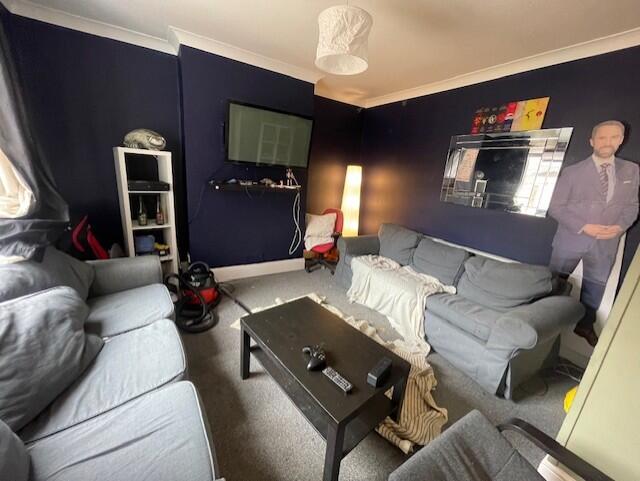 6 bed Semi Detached for rent in Leeds. From LV Properties - LS6