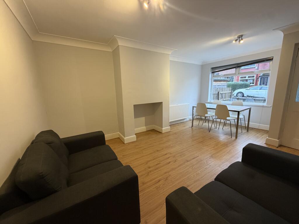 2 bed Mid Terraced House for rent in Leeds. From LV Properties - LS6 2 bed Mid Terraced House for rent in Leeds. From LV Properties - LS6