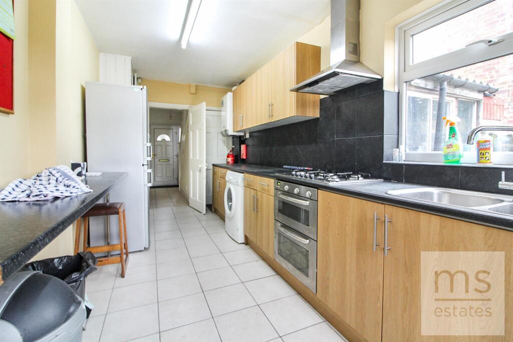 4 bed Semi Detached for rent in Nottingham. From M-S Estates - Nottingham