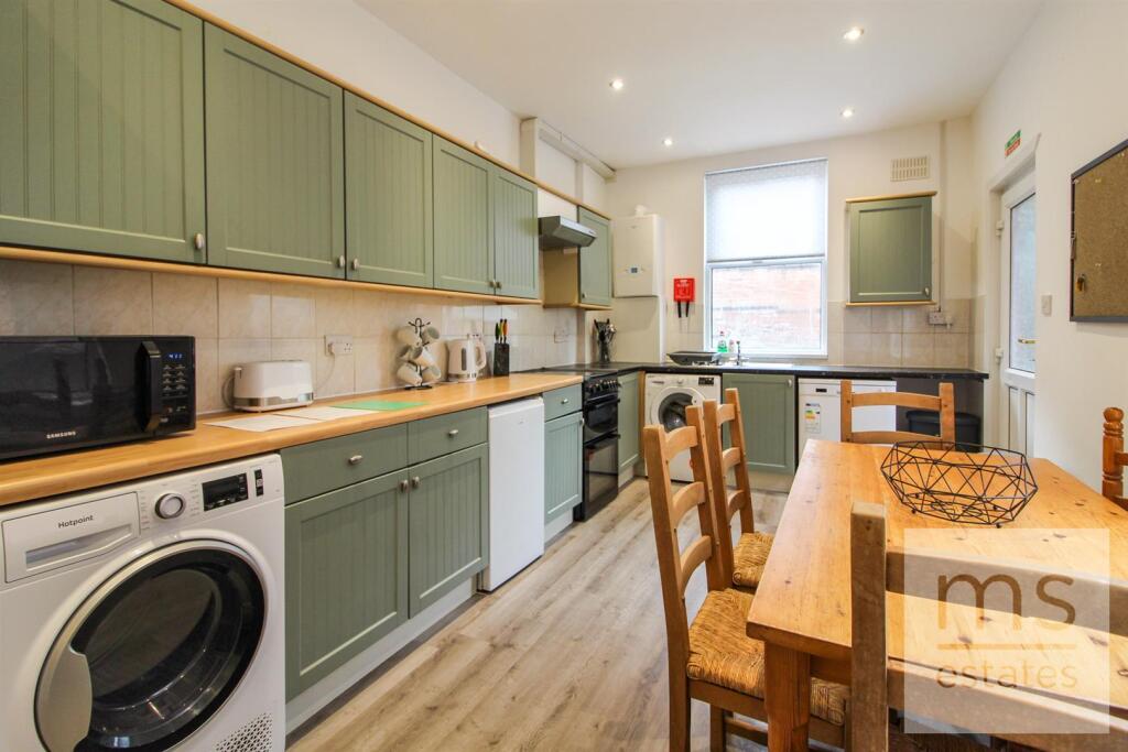 5 bed Semi Detached for rent in Nottingham. From M-S Estates - Nottingham