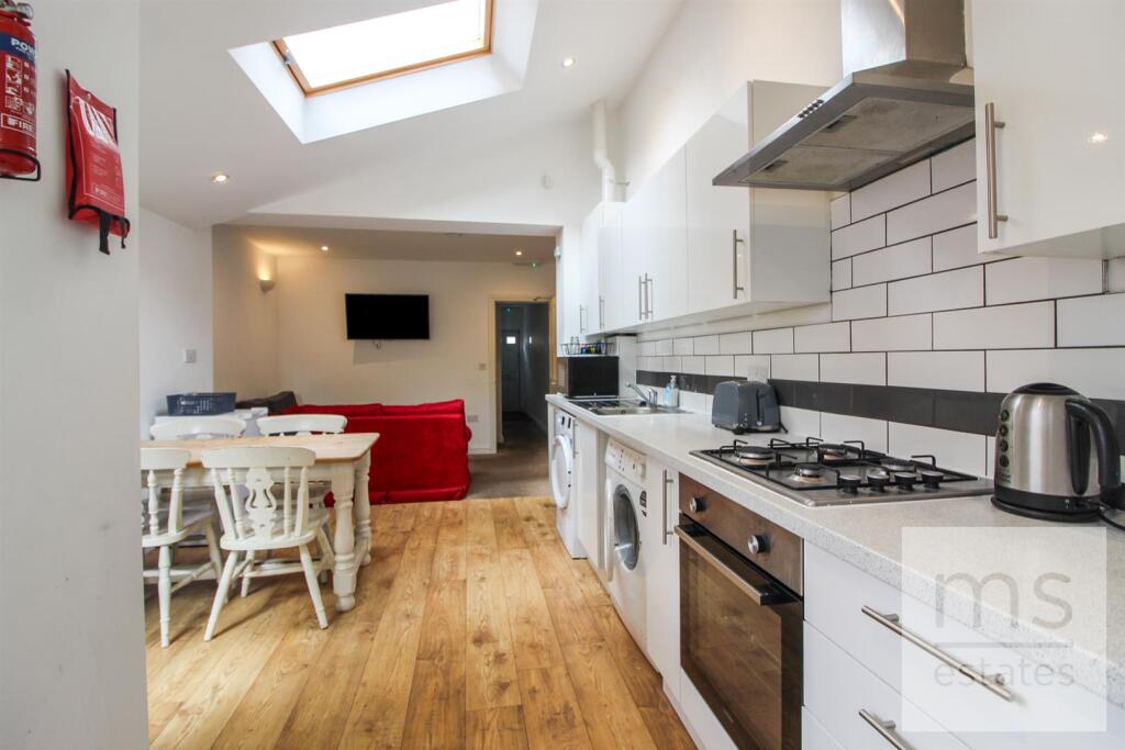 4 bed Mid Terraced House for rent in Nottingham. From M-S Estates - Nottingham