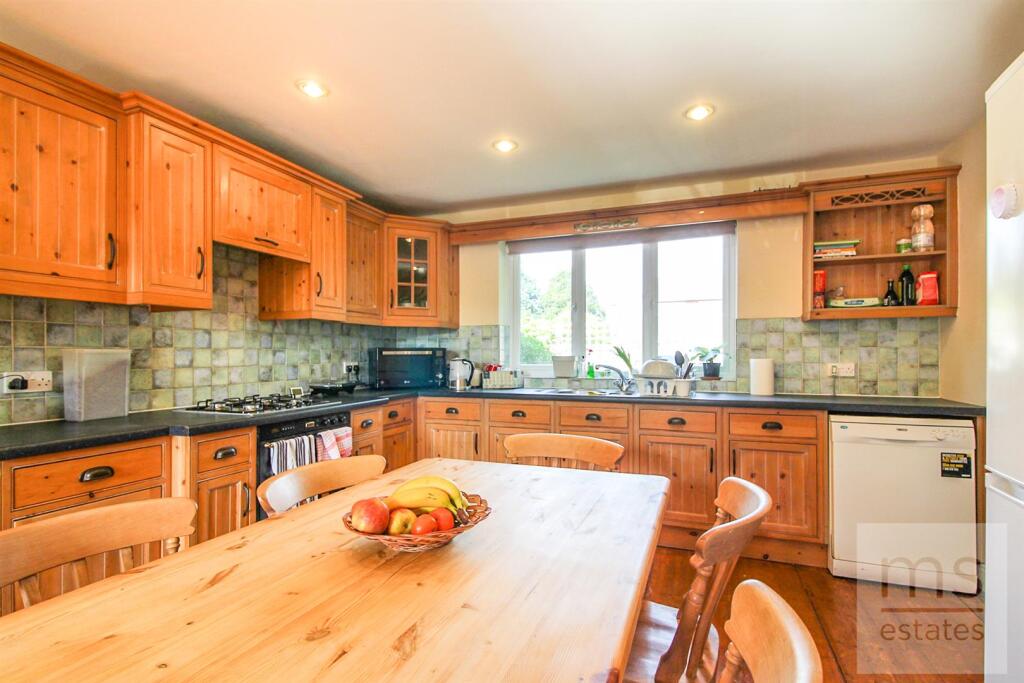 4 bed Mid Terraced House for rent in Nottingham. From M-S Estates - Nottingham
