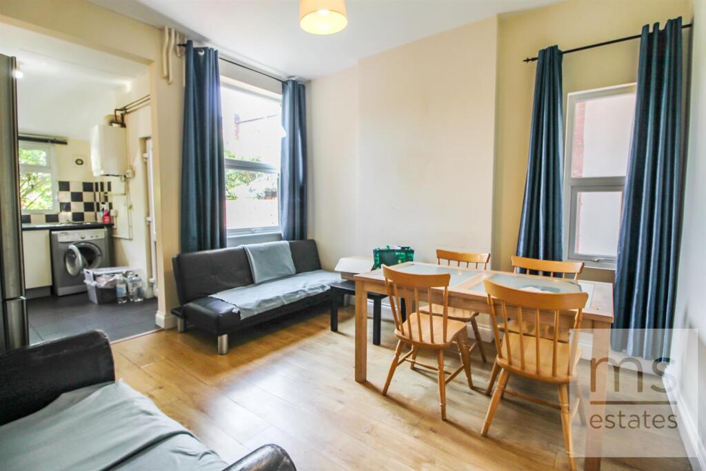 4 bed Semi Detached for rent in Nottingham. From M-S Estates - Nottingham 4 bed Semi Detached for rent in Nottingham. From M-S Estates - Nottingham