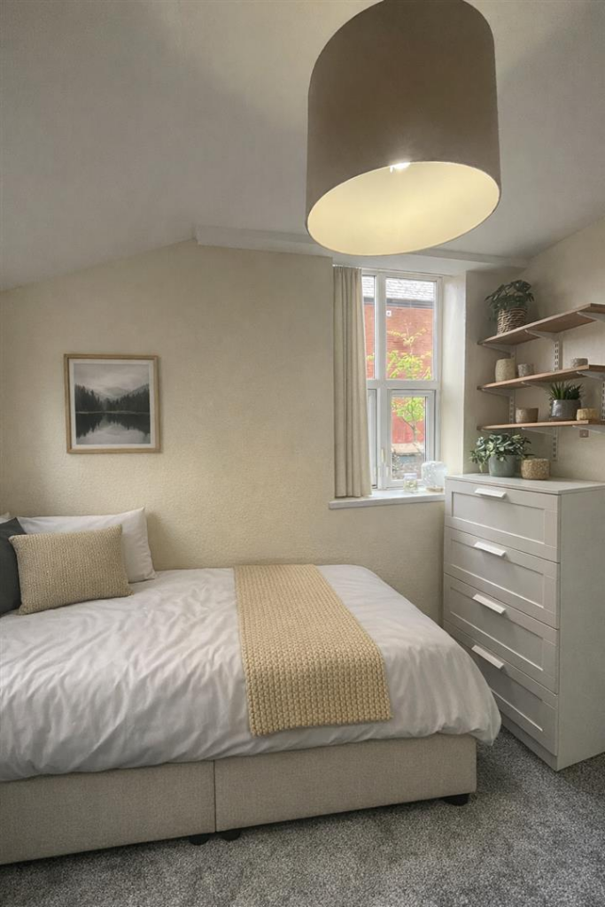 5 bed End of Terrace for rent in Manchester. From Main & Main - Heald Green