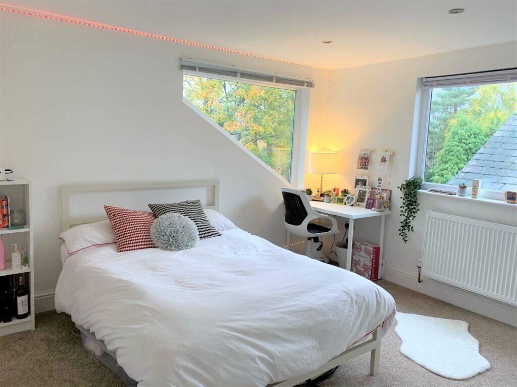 9 bed Mid Terraced House for rent in Gatley. From Manchester Rent A Home - Fallowfield