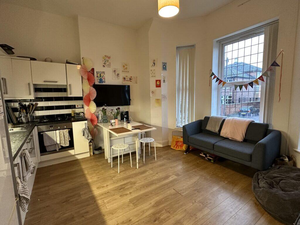 7 bed Apartment for rent in Manchester. From Manchester Rent A Home - Fallowfield