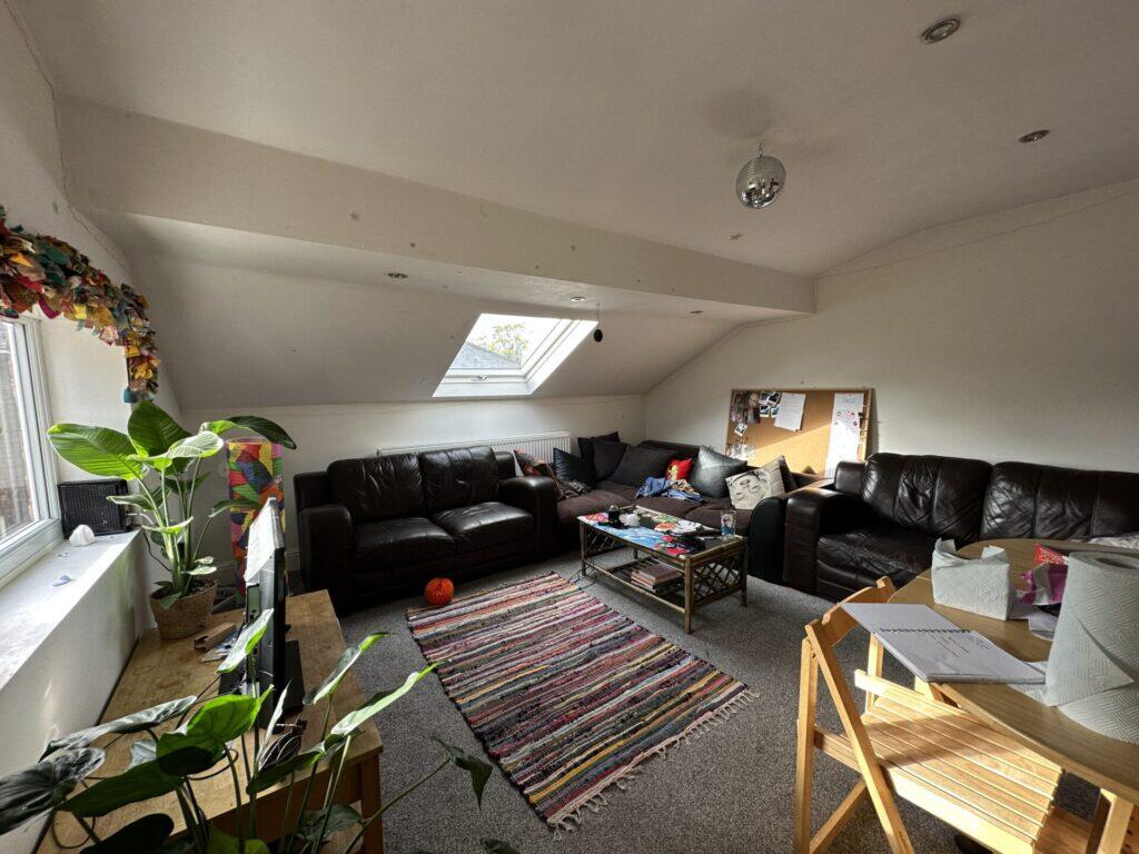 5 bed Penthouse for rent in Manchester. From Manchester Rent A Home - Fallowfield