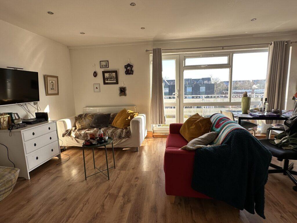 4 bed Apartment for rent in Manchester. From Manchester Rent A Home - Fallowfield