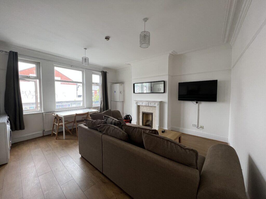 4 bed Duplex for rent in Stretford. From Manchester Rent A Home - Fallowfield 4 bed Duplex for rent in Stretford. From Manchester Rent A Home - Fallowfield