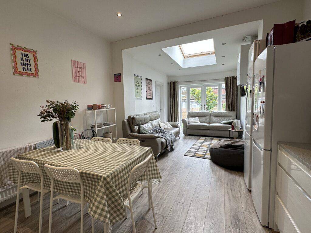 6 bed Semi Detached for rent in Manchester. From Manchester Rent A Home - Fallowfield