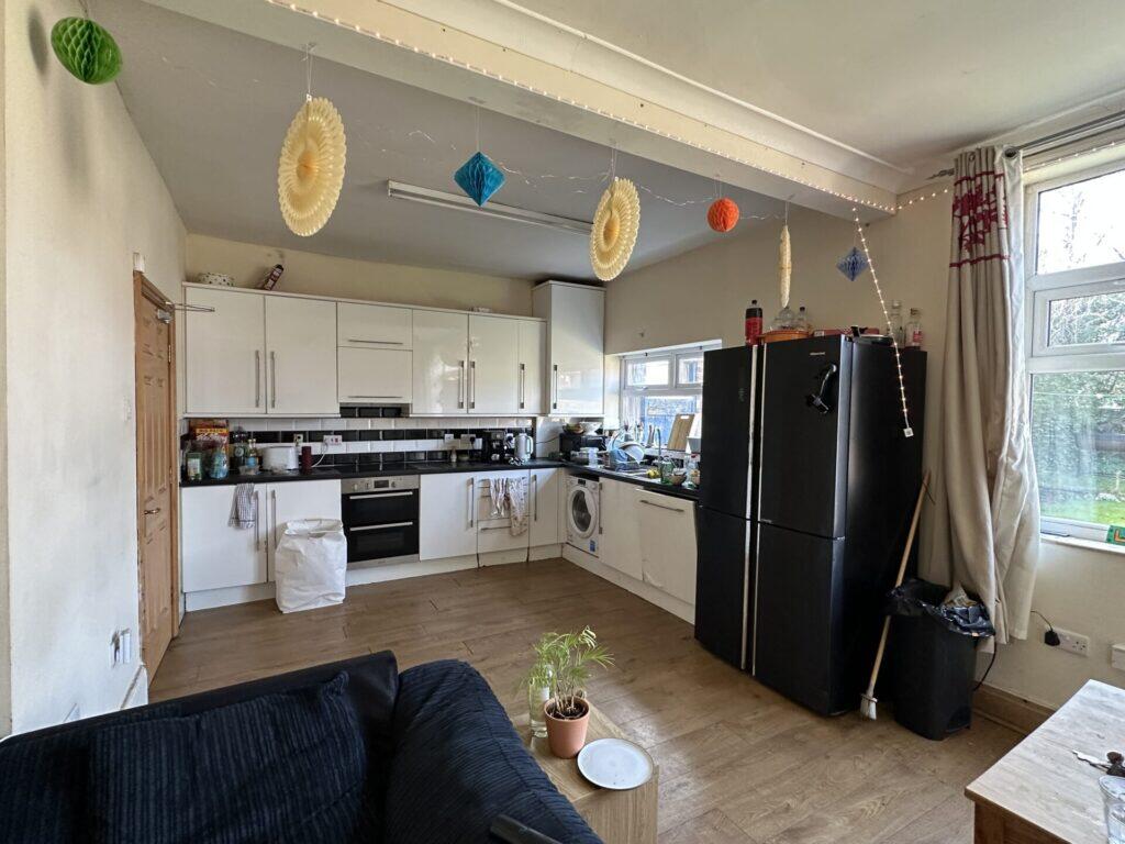 6 bed Semi Detached for rent in Manchester. From Manchester Rent A Home - Fallowfield