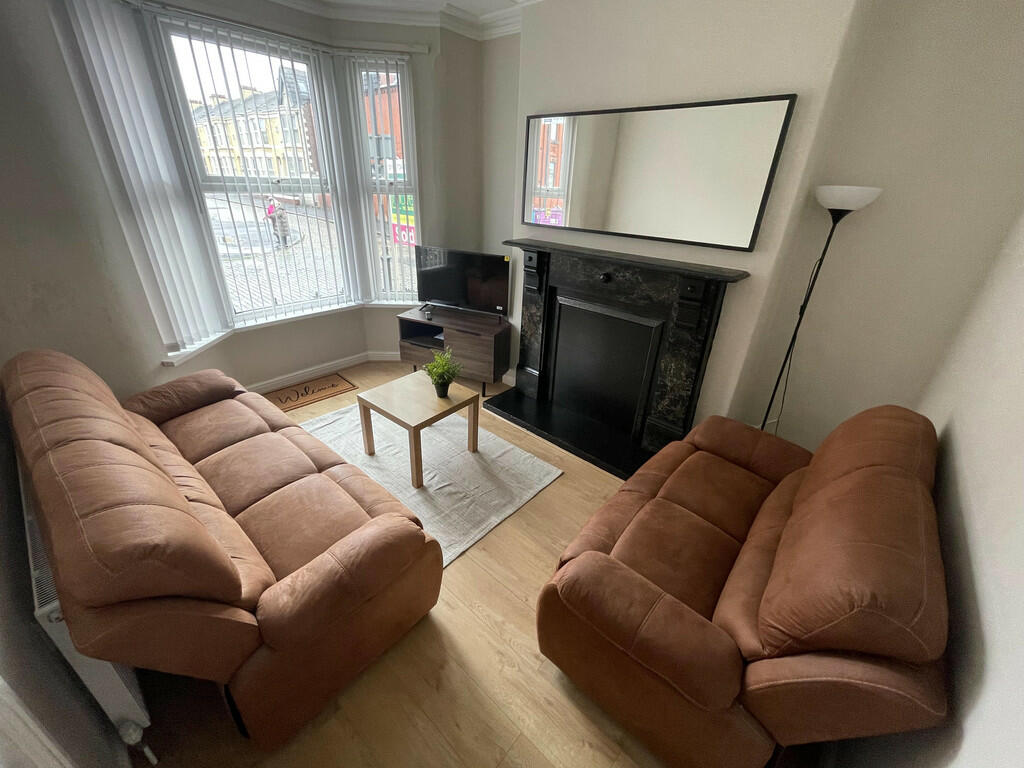 4 bed End of Terrace for rent in Liverpool. From MCR Move - Manchester
